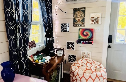 Sparta Cabin | Mosaic Cabin On the River, Downtown SPARTA TN!