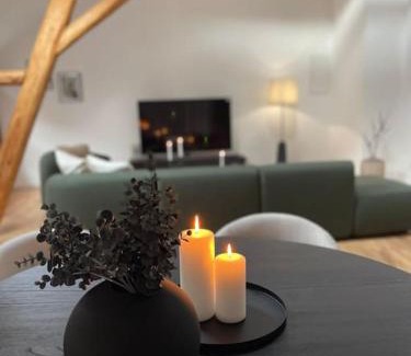Uerzig Apartment | Mosel-Charm - Urige Dachgeschosswohnung - 3 Schlafzimmer für 6 Personen - Liebevoll renoviert & gemütlich
