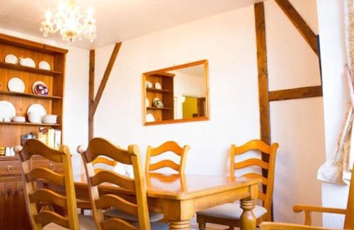 Shottery Bed & Breakfast | Moss Cottage