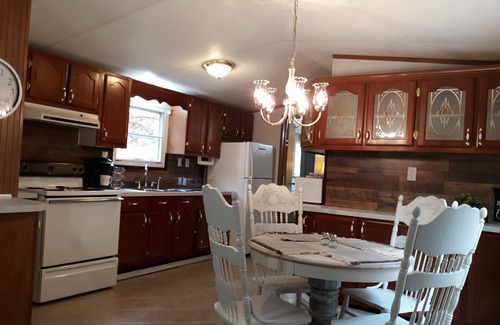 Robbins House | Mossy Ridge- Trail #4, 88 &95 access- 3 bedroom- 6 person home on Brimstone Road