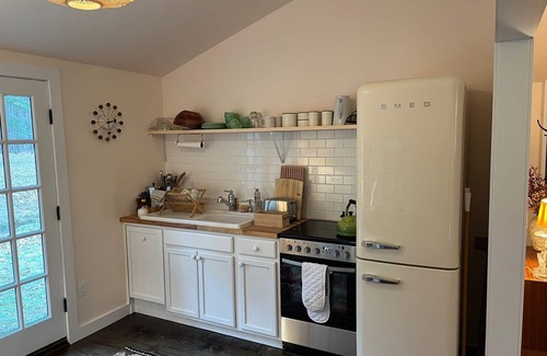 Lake Hill Cabin | Most Charming, Most quiet place in the Catskills-Willow-brook Cottage
