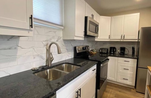 Cookstown Apartment | Motel 400 One Bedroom Suite C