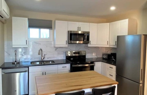 Cookstown Apartment | Motel 400 One Bedroom Suite A