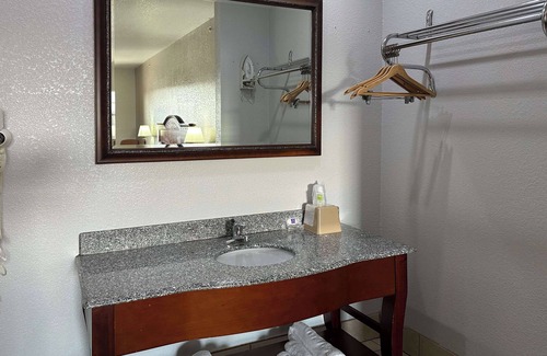 Atoka Hotel | Motel 6 Atoka, OK