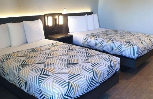 Bellflower Hotel | Motel 6-Bellflower, CA - Los Angeles
