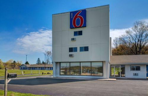Bellville Hotel | Motel 6 Bellville, OH