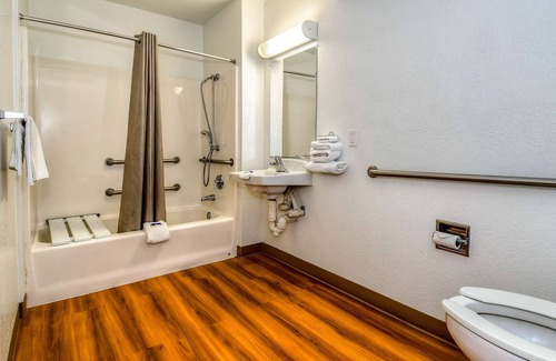 Corona Hotel | Motel 6 Corona, CA