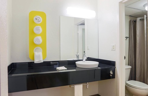 Cutler Bay Hotel | Motel 6 Cutler Bay, FL