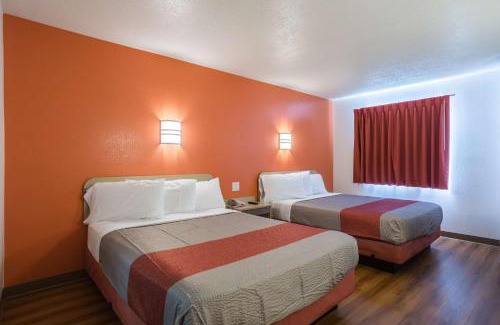Dale Hotel | Motel 6 Dale, Indiana Near Holiday World and Splashing safari Santa Claus On I 64 Highway