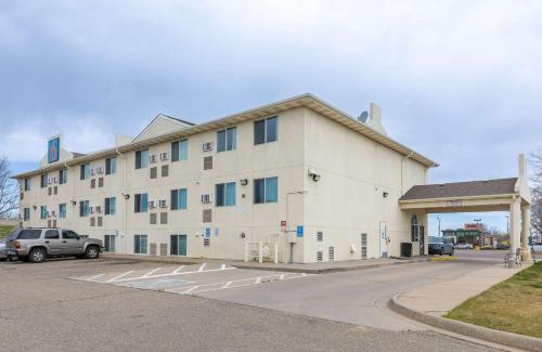 Fort Lupton Hotel | Motel 6-Fort Lupton, CO