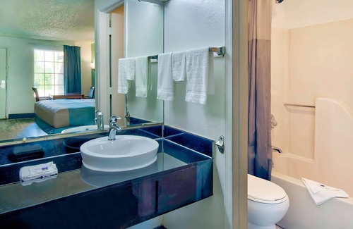 Grand Rivers Hotel | Motel 6 Grand Rivers, KY
