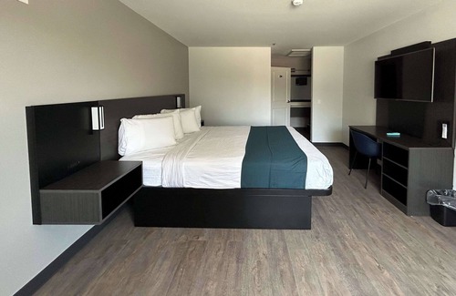 Lake Elsinore Hotel | Motel 6 Lake Elsinore, CA