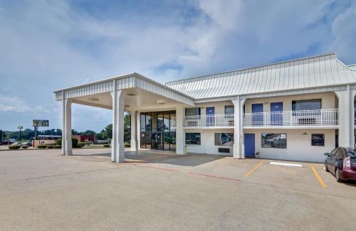 Lindale Hotel | Motel 6-Lindale, TX
