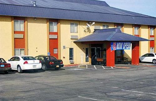 Moriarty Hotel | Motel 6-Moriarty, NM