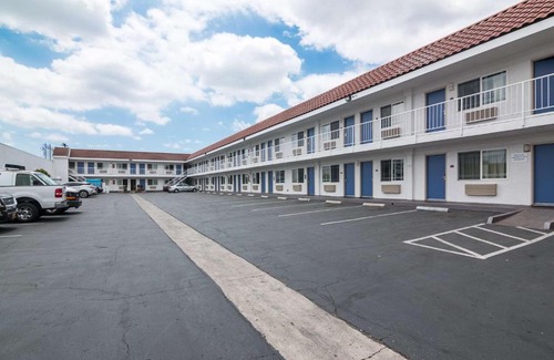 Norwalk Hotel | Motel 6-Norwalk, CA