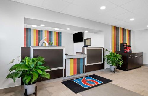 Nasons Corner Hotel | Motel 6-Portland, ME