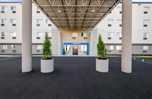 Nasons Corner Hotel | Motel 6-Portland, ME