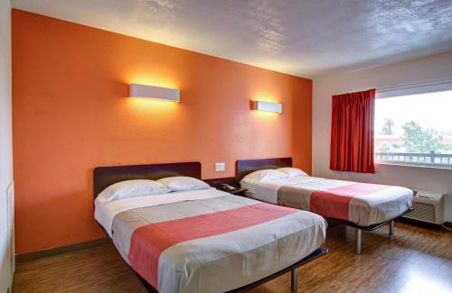 Richfield Hotel | Motel 6-Richfield, OH