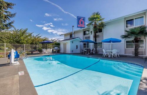 SeaTac Hotel | Motel 6-Seattle, WA - Sea-Tac Airport South