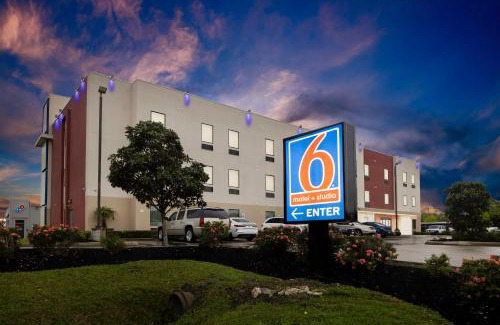 Texas City Hotel | Motel 6 Texas City I-45