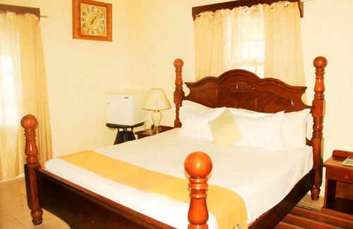 Kingstown House | Motel ∙ 8 guests