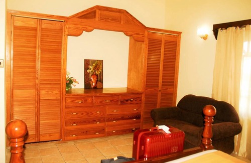 Kingstown House | Motel ∙ 8 guests