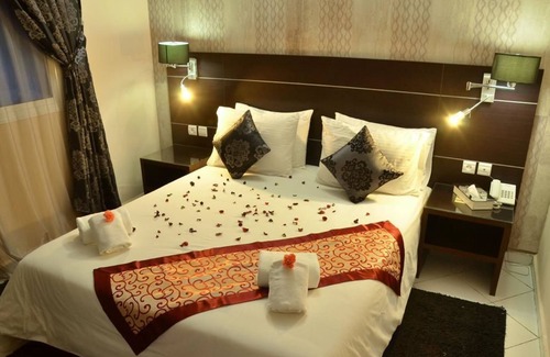 Ain Kansra Hotel | Motel Al Akha