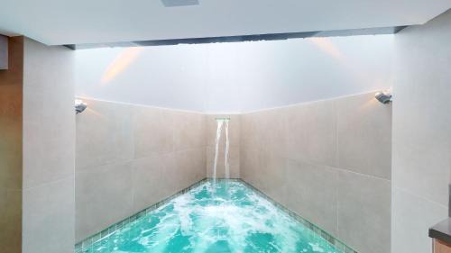 Caicaras Hotel | Motel DUBAI BH