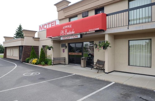 Saint-Eustache Hotel | Motel St-Eustache