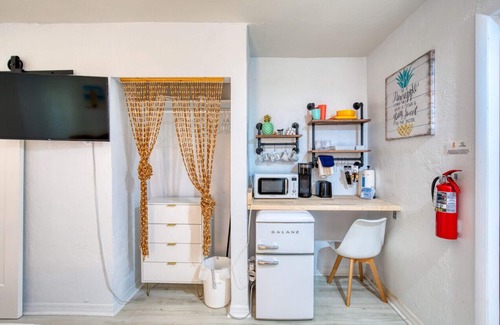 Bridgeport Heights Apartment | Motel unit 8 · Lovely one bedroom with parking on premise.