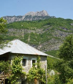 Kukes County House | Motina River Guesthouse