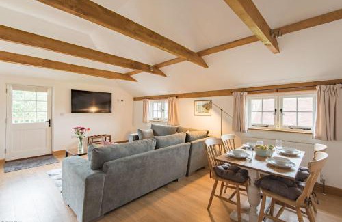Ewhurst Green House | Motor House Loft by Bloom Stays