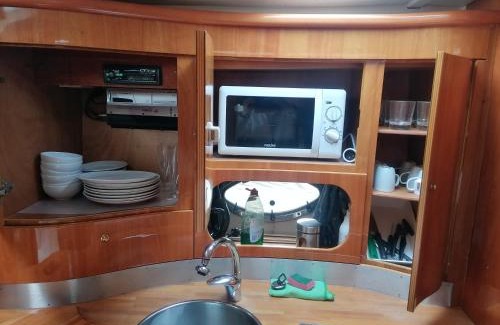 Eeklo Boat Rental | Motoryacht ELENA