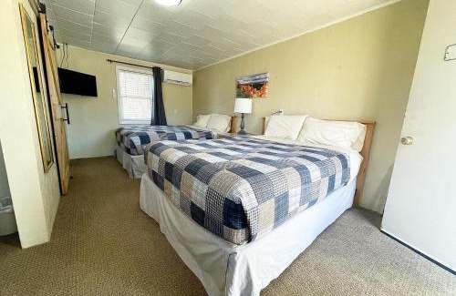 Zion National Park East Entrance Apartment | Mount Carmel Motel & RV Near Zion NP Bryce Room
