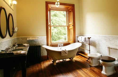 Ballina Hotel | Mount Falcon Estate