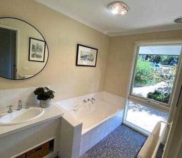 Dixons Creek Apartment | Mount Hope Estate Vineyard