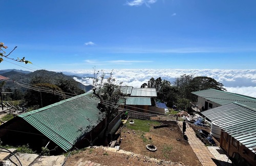 Vattakanal Ski Chalet | Mount Olympus Hood cabin