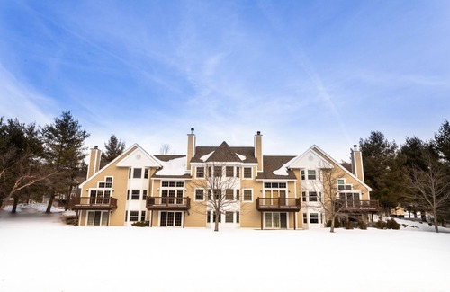 West Dover Hotel | Mount Snow Lodging