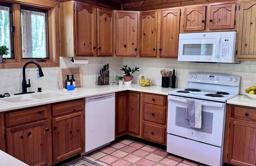 Cuchara Cabin | Mountain Cabin w/360° Views, Hot Tub, Pet-Friendly, Trails, Fireplace, Sleeps 16