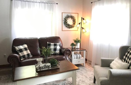 Ronan House | Mountain Cedars Getaway