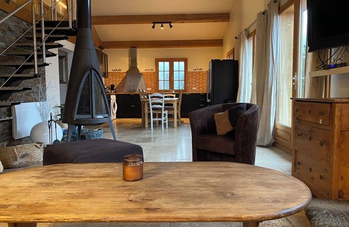 Saint-Dalmas Ski Chalet | Mountain chalet, close to ski slopes and sporting activities.