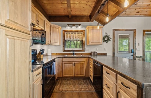 Jasper Cabin | Mountain Crest Cabin-Relaxing Vacation in Jasper