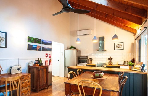 Blackheath House | Mountain Den | Charming pet friendly mountains cottage!