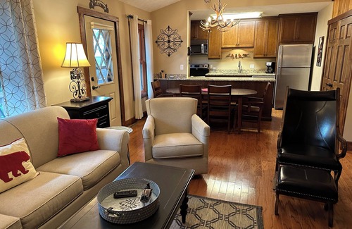 Burnsville Cottage | Mountain Elegance, Peace and Serenity. Burnsville area