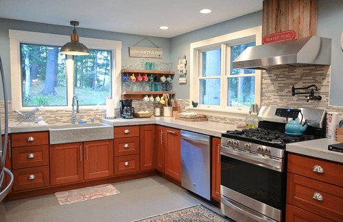North Troy House | Mountain Getaway- Family Friendly Home w/Indoor Hot Tub, 5mi to Jay Peak