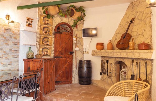 Guimar House | Mountain Getaway for Hikers 1