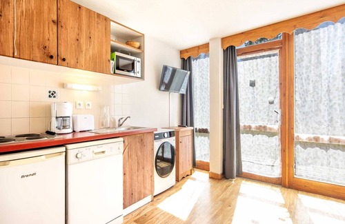 Vaulnaveys-le-Haut Apartment | Mountain Hideaway for 4 guests
