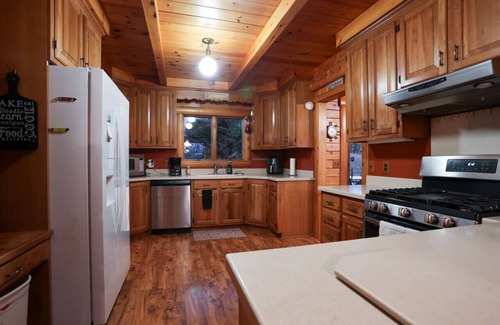 Natural Bridge House | Mountain Lodge: Heated Pool 83°