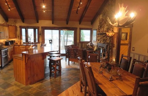 Alpine Northeast Cabin | Mountain Lodge in Alpine close to Jackson Hole & National Parks