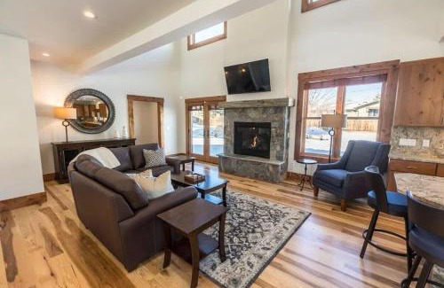 Basalt House | Mountain Lodge Oasis w Hot Tub-Rio Grande Trail